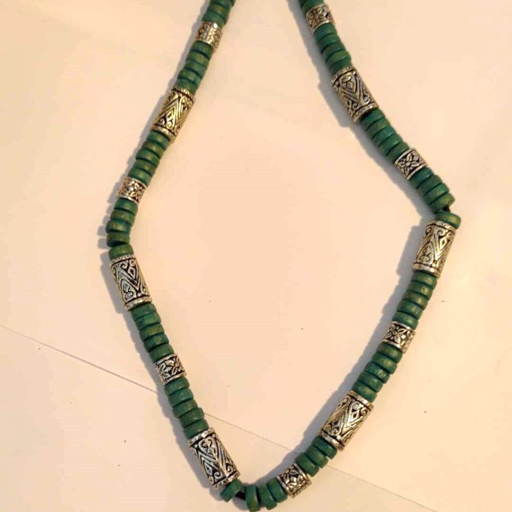 Green Beaded Necklace with Silver Accent Tubes